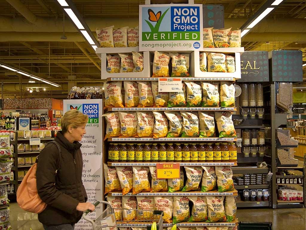 Chuỗi siêu thị Whole Foods market bày bán hàng nghìn sản phẩm mang chứng nhận Non-GMO Project Verified Chuỗi siêu thị Whole Foods market bày bán hàng nghìn sản phẩm mang chứng nhận Non-GMO Project Verified