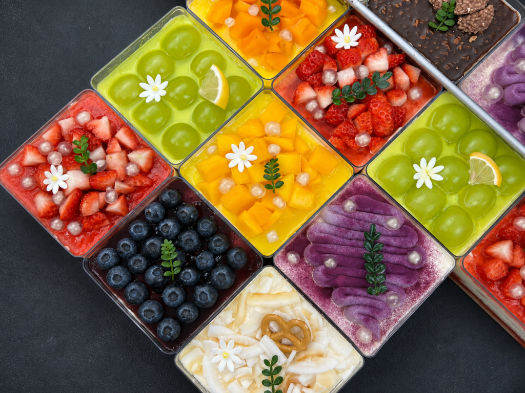 Fruit Tiramisu kết hợp mascarpone cùng nhiều loại trái cây tươi